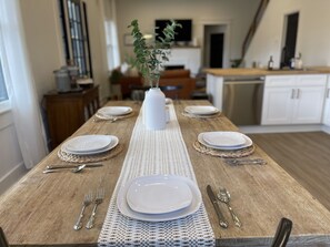 Dining - Renovated Dutch Colonial Home in Ocala ❤️ + Pet Friendly (Ocala)