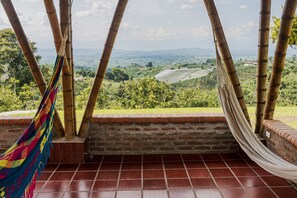 Terrace/patio - Typical and Modern Lodging in the Coffee Triangle (Alcalá)