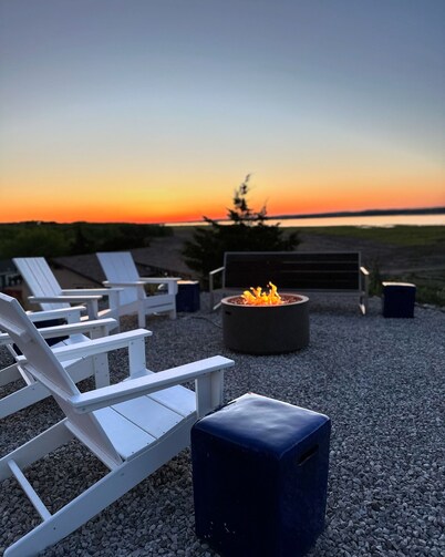 Secluded Family Oasis Next To Bayside Golf w/ Deck & Unreal Sunset Views!