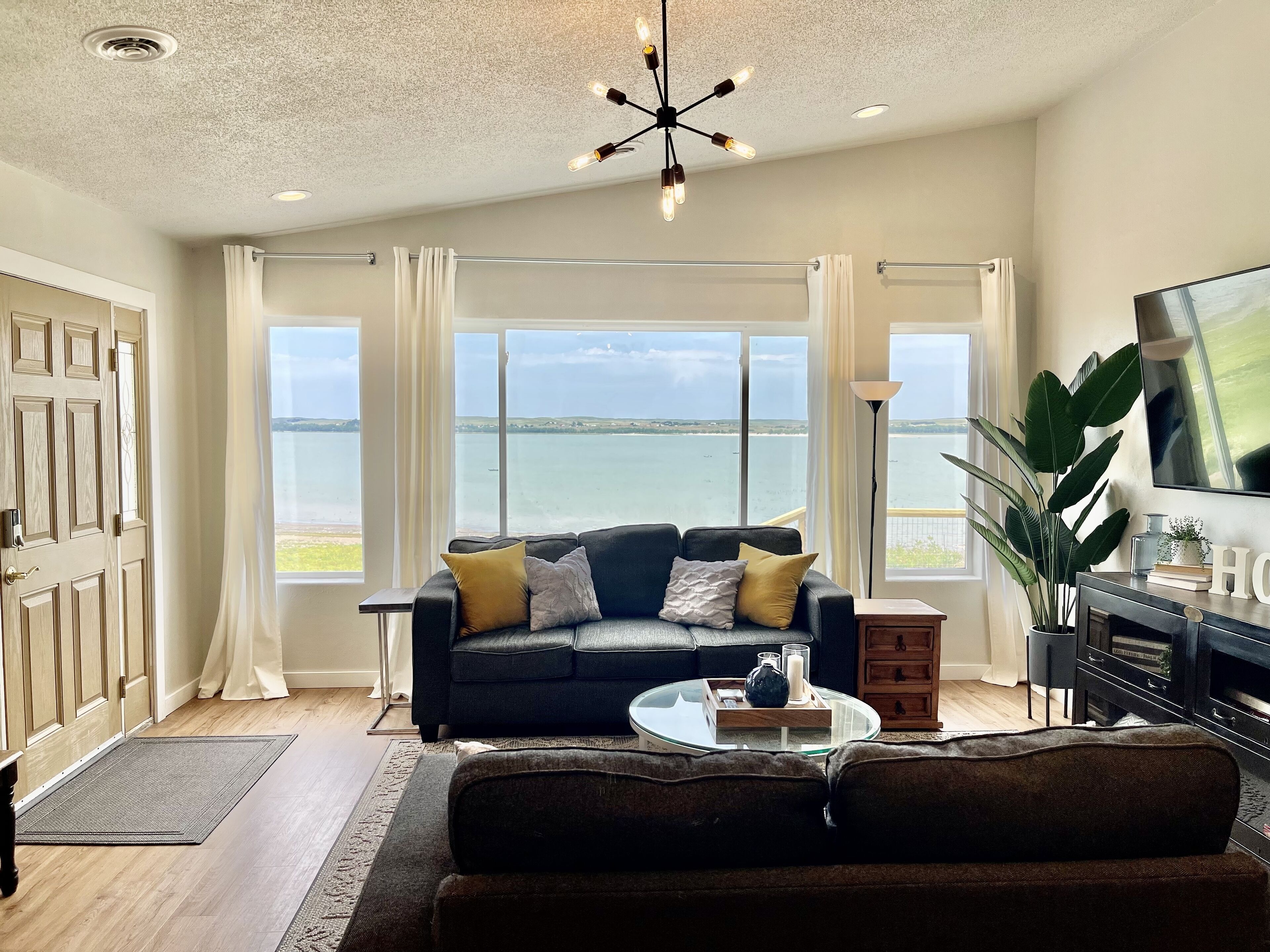 Secluded Family Oasis Next To Bayside Golf Course w/ Private Deck