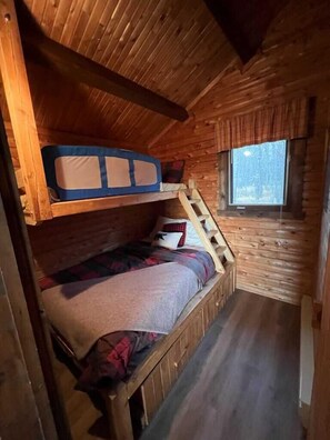 Classic-Chalet | 2 Schlafzimmer, individuell dekoriert, individuell eingerichtet, WLAN