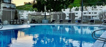 Gorgeous 3 Bedroom Condo