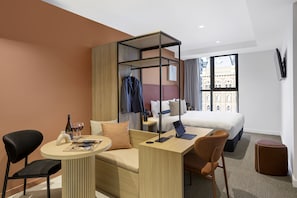 Studio | Egyptian cotton sheets, premium bedding, pillow-top beds, in-room safe - Quest Collingwood  (Collingwood)