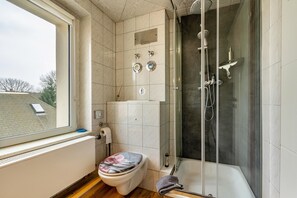 Ducha, secador de pelo, toallas