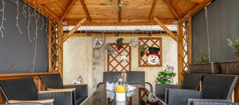 Apartment "Deluxe" vor den Toren Dresdens und der Oberlausitz with Terrace & Wi-Fi