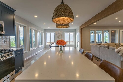 Mountain Mama- Amazing Views! + Hot Tub!