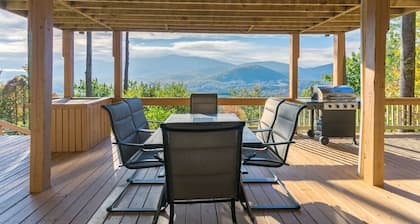 Mountain Mama- Amazing Views! + Hot Tub!