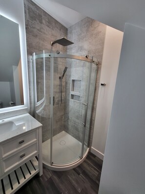 Hårføner og håndklær