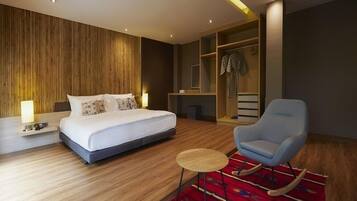 غرفة حصرية | ستائر تعتيم ومكواة/لوح كي وواي فاي مجانًا