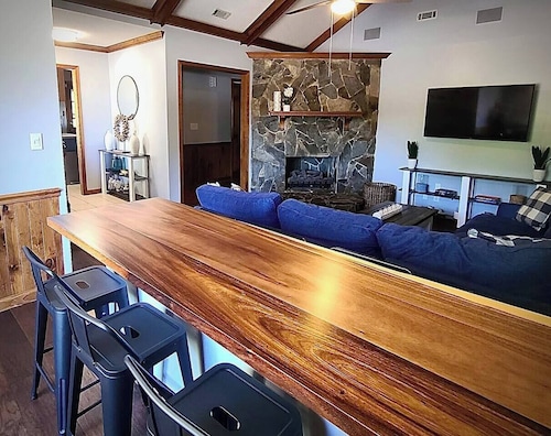 15 Fisher's Paradise on Lake Saluda w Boat Ramp