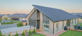 Warm Safe Quiet Spacious Family Home, Sleeps 7