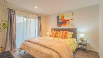 4 bedrooms, desk, iron/ironing board, free WiFi