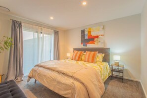 3 bedrooms, desk, iron/ironing board, travel crib
