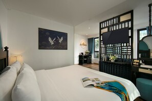 Kamar Presidensial, balkon, pemandangan kota | Minibar, brankas, dan didekorasi berbeda-beda