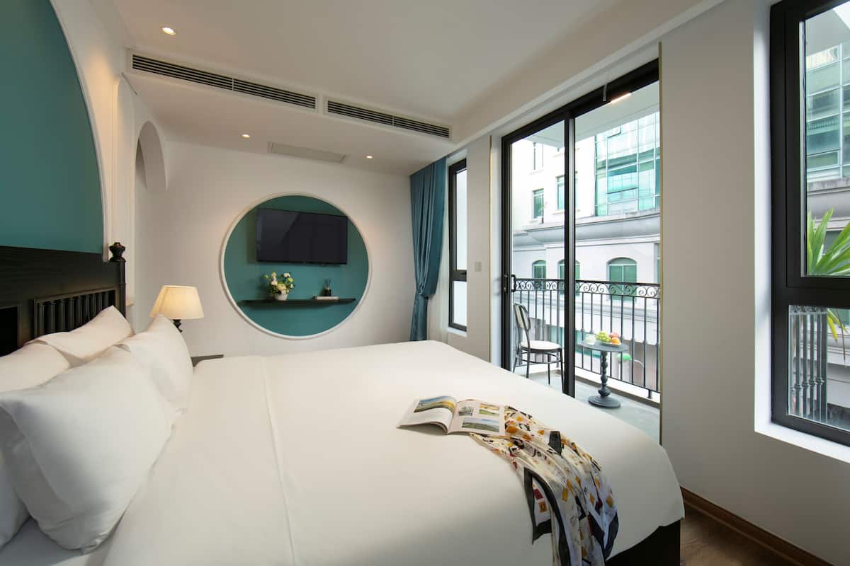 Royal Double Room | 1 bedroom, minibar, in-room safe, individually decorated
