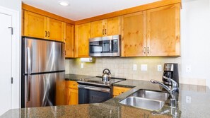 Private kitchen - Timberlodge 1 bed/1bath resort in Heavenly Village (South Lake Tahoe)