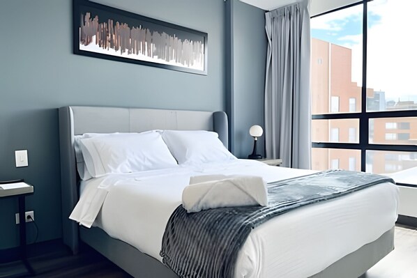 Hochwertige Bettwaren, Daunenbettdecken, Pillowtop-Betten, Zimmersafe