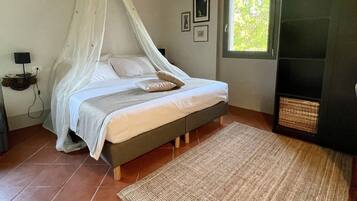 Comfort Room | Premium bedding, down duvets, memory-foam beds, minibar