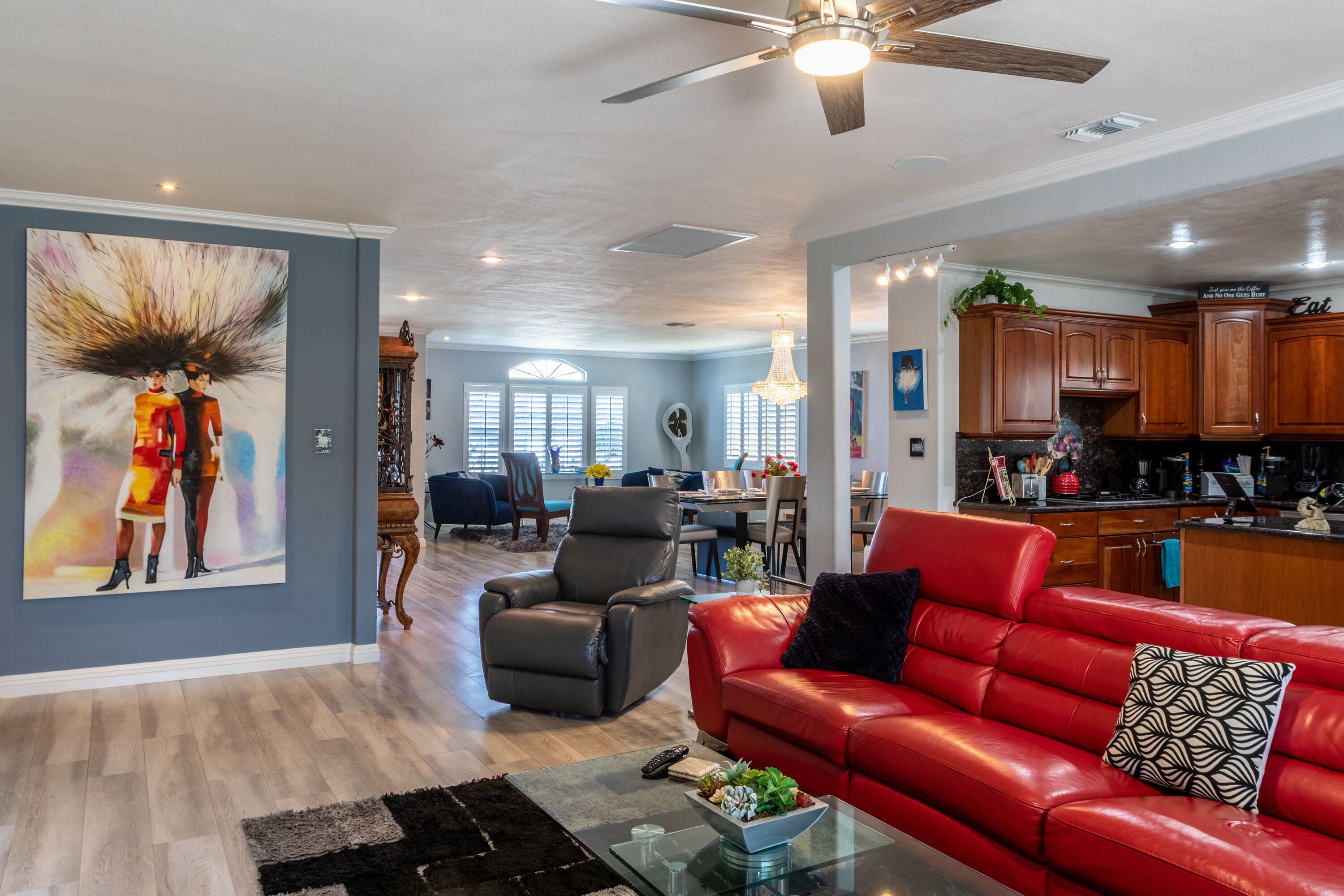 Smart TV, fireplace, books, stereo