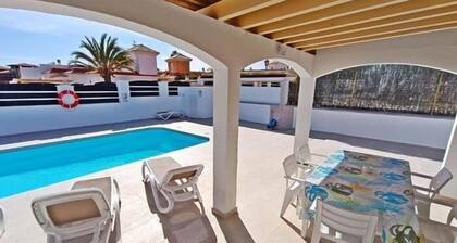 NICE HOUSE WITH PRIVATE POOL IN LARGE TERRACE AND BARBECUE AREA