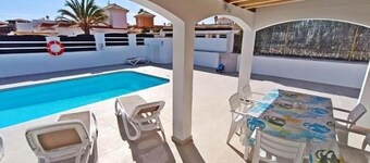 NICE HOUSE WITH PRIVATE POOL IN LARGE TERRACE AND BARBECUE AREA