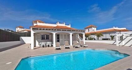NICE HOUSE WITH PRIVATE POOL IN LARGE TERRACE AND BARBECUE AREA