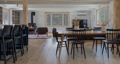 Cozy Catskill Cottage with Barrel Sauna on 22 private acres