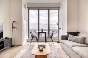 Fernseher, Stereoanlage