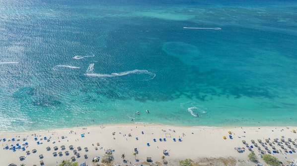 Beach nearby, sun-loungers, beach towels
