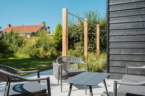 Balcony - Modern Holiday Home With Spacious Garden and Terrace Suitable for 5 People (Ouddorp)