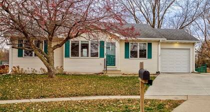 4 bedrooms. 2 miles to ISU. Quiet Cul-de-sac.