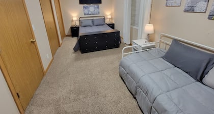 4 bedrooms. 2 miles to ISU. Quiet Cul-de-sac.