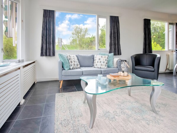 Living room - Water Villa in Ooltgensplaat Near Volkerak (Ooltgensplaat)
