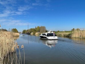 House | View from property - Water Villa in Ooltgensplaat Near Volkerak (Ooltgensplaat)
