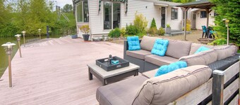 Water Villa in Ooltgensplaat Near Volkerak