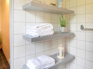 House | Bathroom - Water Villa in Ooltgensplaat Near Volkerak (Ooltgensplaat)