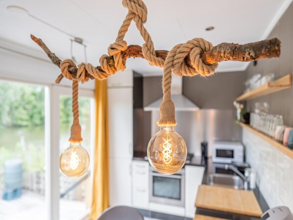 House | Interior detail - Idyllic Holiday Home in Ooltgensplaat on the Water (Ooltgensplaat)