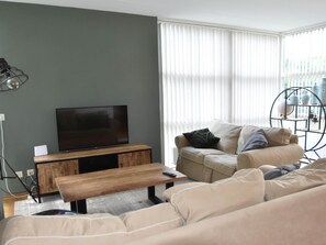 House | Living room - Holiday Home in Zeewolde With Pool (Zeewolde)