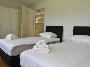 House | 2 bedrooms, bed sheets