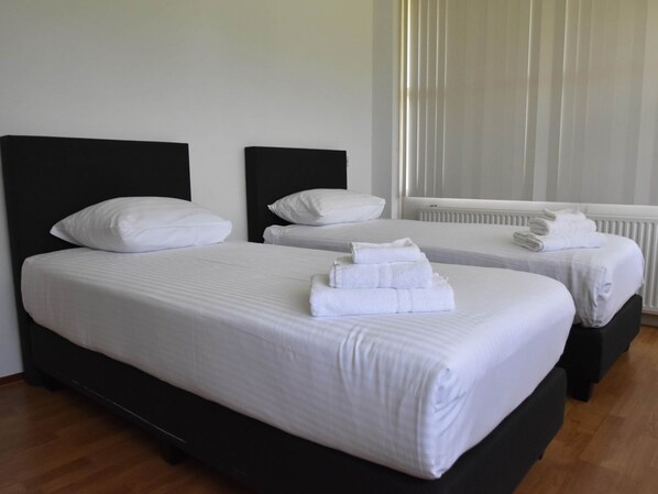 House | 2 bedrooms, bed sheets