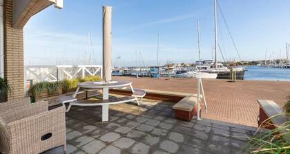 Spacious Luxury Apartment With Beautiful Views of the Harbor and the North Sea