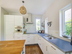 House | Private kitchen | Highchair