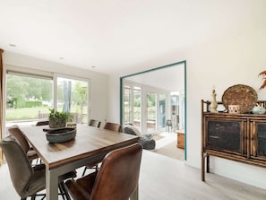 House | Dining - Idyllic Holiday Home in Ooltgensplaat With Private Terrace (Ooltgensplaat)