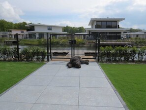 Villa | Garden