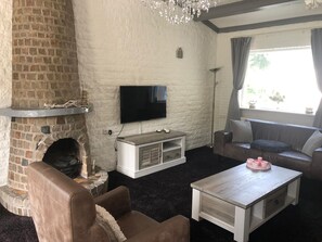 Chalet | Living room - Holiday Home in Harderwijk Near Veluwemeer (Harderwijk)