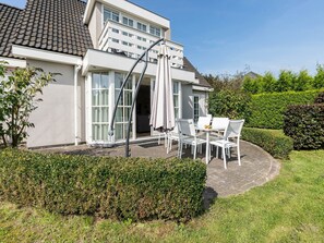 Villa | Balcony - Exclusive Villa in Zeewolde With a Terrace (Zeewolde)