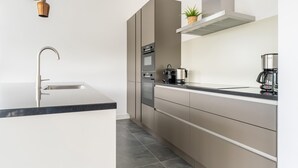 Villa | Private kitchen | Microwave - Villa in Zeewolde Near Flevostrand Beach (Zeewolde)