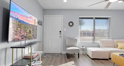 Gorgeous Renovated Home W/ Pool!