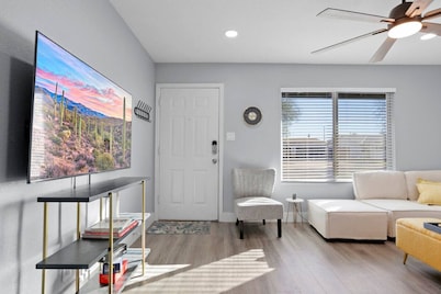 Gorgeous Renovated Home W/ Pool!