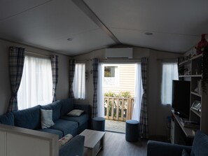 Chalet | Living room - Chalet in Renesse Near Sandy Beaches (Renesse)
